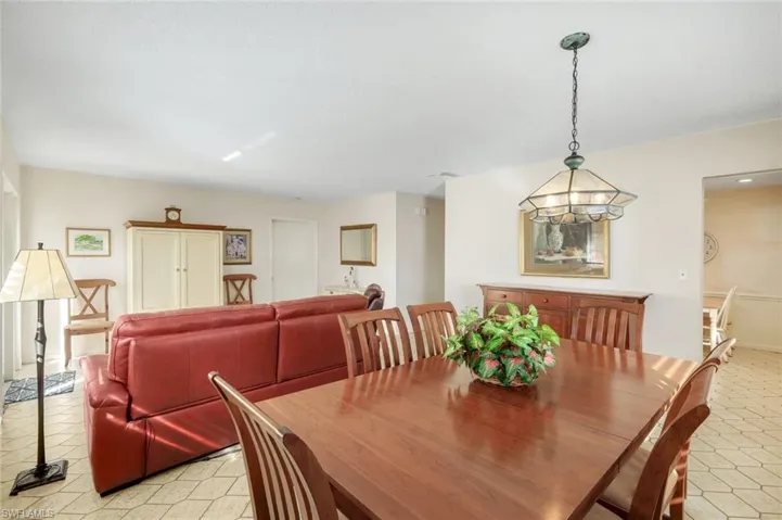Open dining area, plan  your next dinner party here!