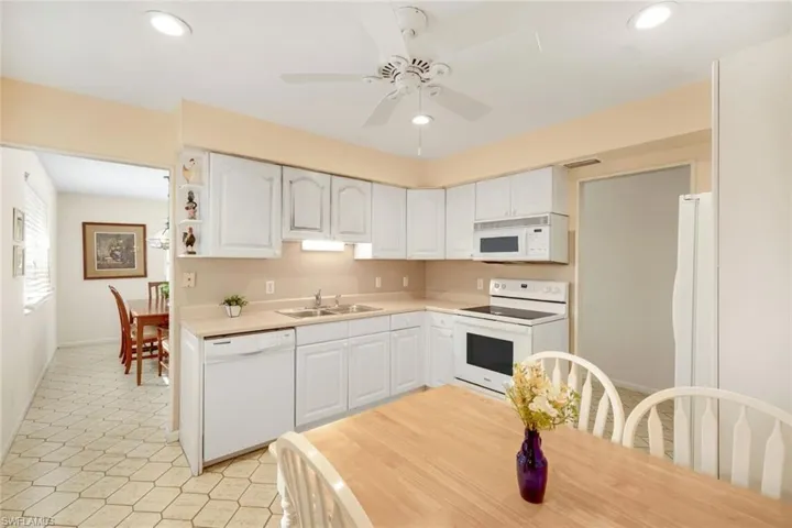 eat in kitchen