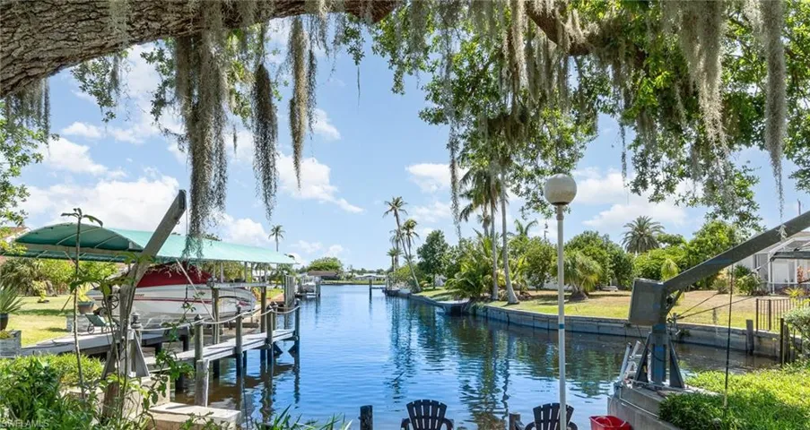 Are you looking for a waterfront, Gulf Access property?