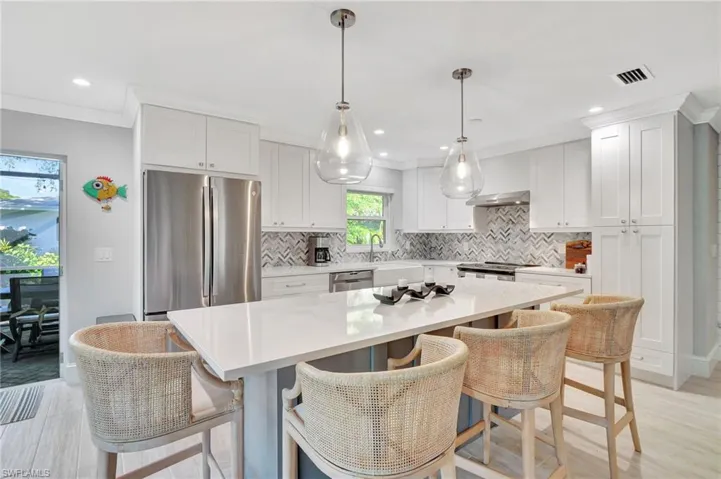 10  Rivard  RD, Naples, FL 34112