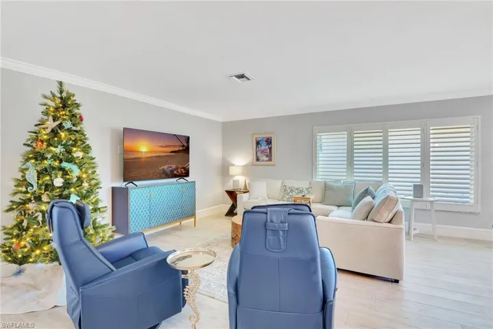 10  Rivard  RD, Naples, FL 34112