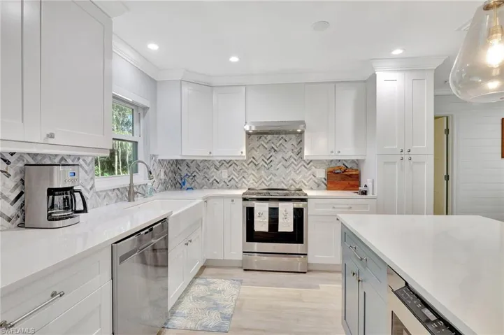 10  Rivard  RD, Naples, FL 34112
