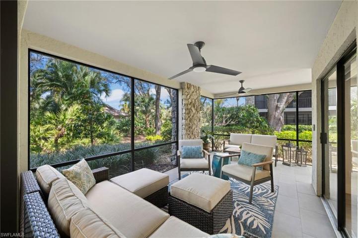 Huge L Shaped Lanai gives both West and North Exposure