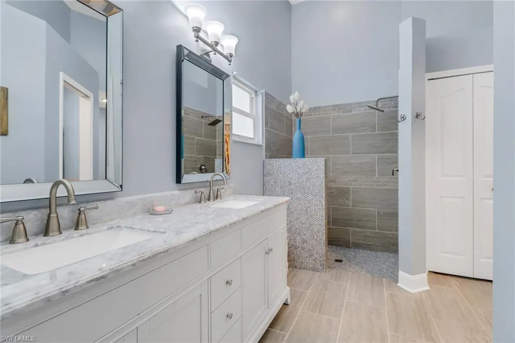 804 Wiggins Bay DR, Naples, FL 34110,225061517