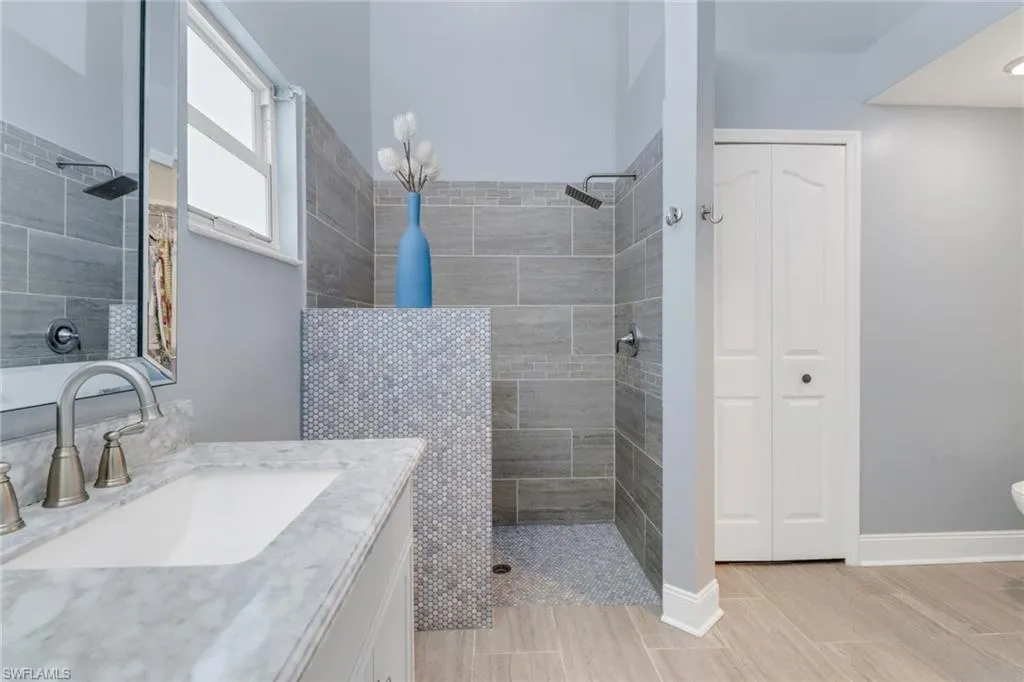 804 Wiggins Bay DR, Naples, FL 34110,225061517