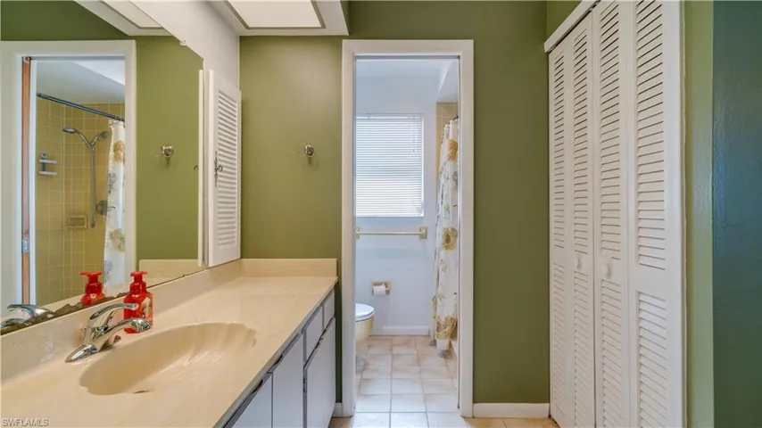 Primary Suite Bathroom