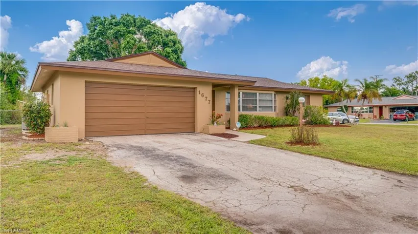 Welcome Home!! 1677 S Fountainhead Rd. Fort Myers, FL 33919