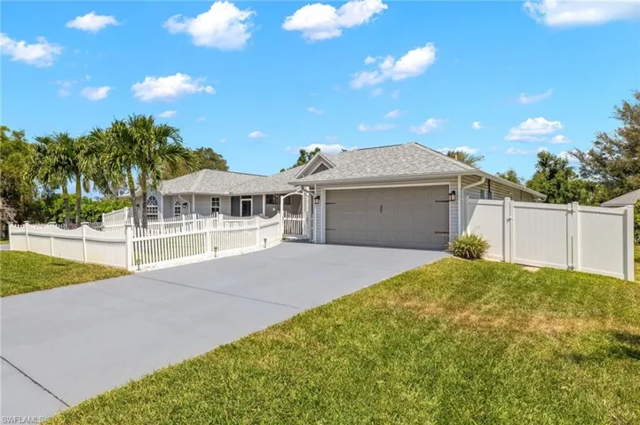 10681- 3bdrm, 2ba, 2 car garage