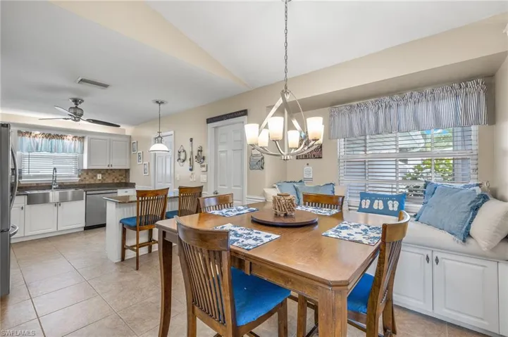 10681- Beautiful kitchen walks out to garage and laundry