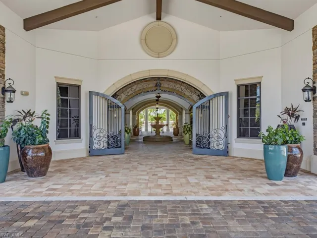 9529 Avellino Way 2815, Naples, Florida 34113