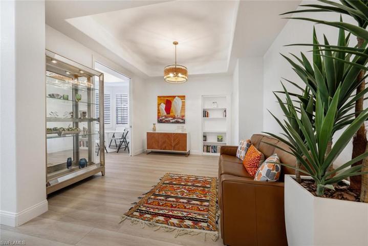 Flexible space for Dining with access to the kitchen or family room /sitting area