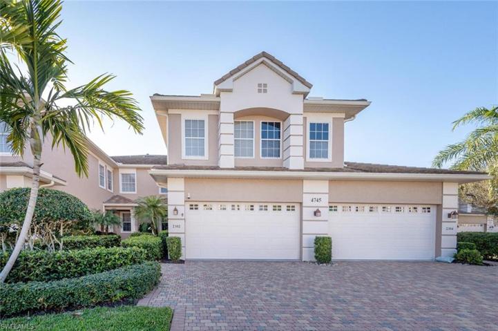 1st floor Coach home w/ 2-car garage