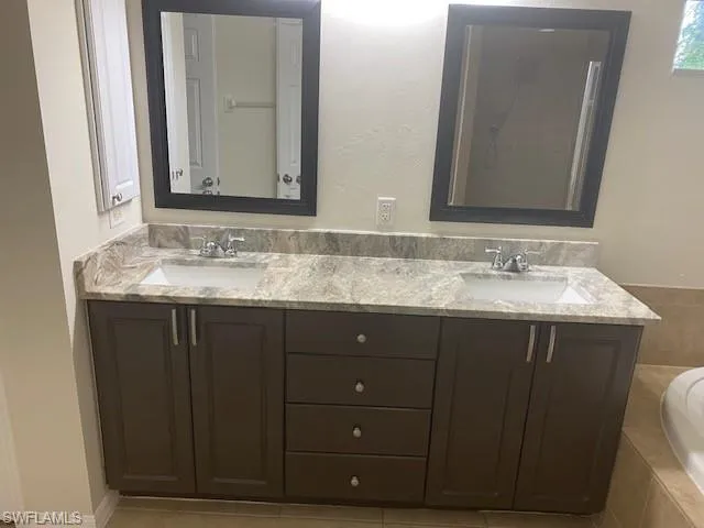 1626 Ne 35th Ter, Cape Coral, Florida 33909