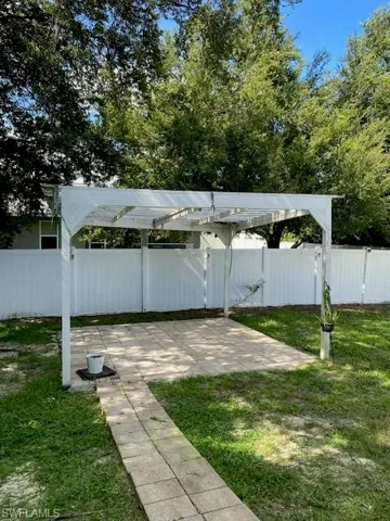 1626 Ne 35th Ter, Cape Coral, Florida 33909