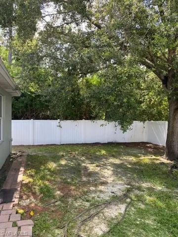 1626 Ne 35th Ter, Cape Coral, Florida 33909