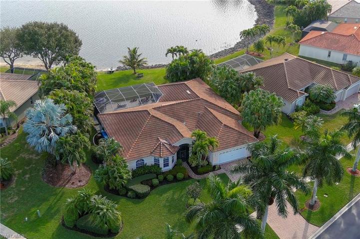 Oversized Corner Lot w/ Royal Palms