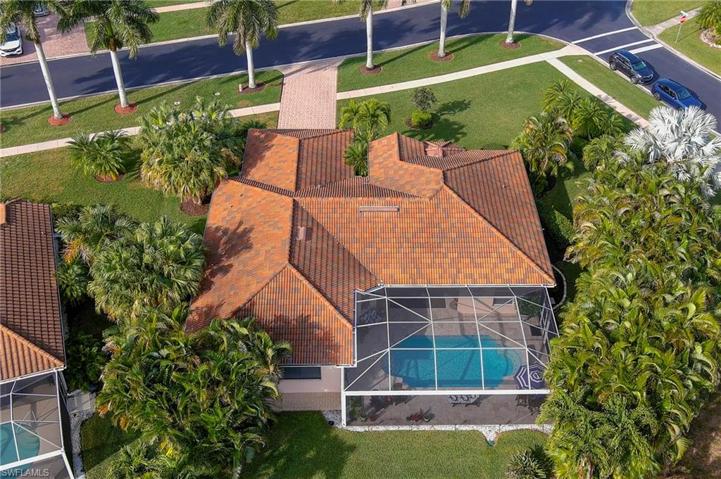 2213  Valencia Lakes  CIR, Naples, FL 34120