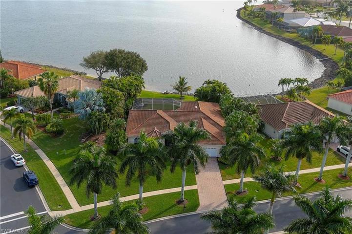 Oversized Corner Lot w/ Royal Palms
