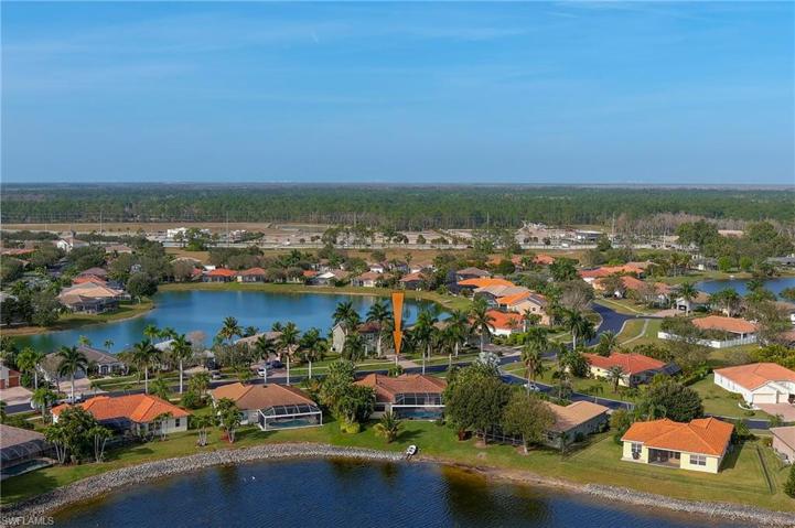 2213  Valencia Lakes  CIR, Naples, FL 34120