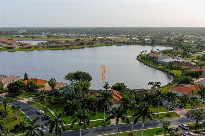 2213  Valencia Lakes  CIR, Naples, FL 34120