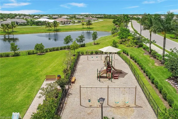 14683  Edgewater  CIR, Naples, FL 34114