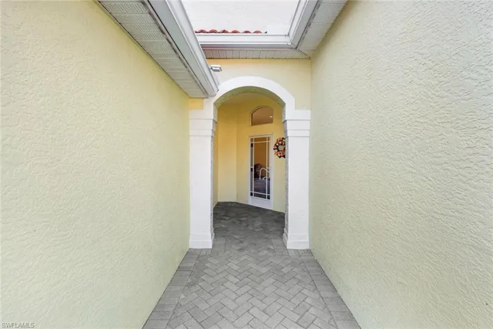 1201 Jardin Dr, Naples, Florida 34104