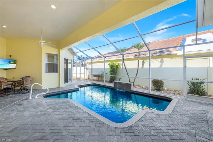 1201 Jardin Dr, Naples, Florida 34104