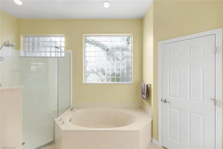 1201 Jardin Dr, Naples, Florida 34104