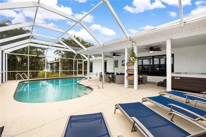 601 SE 23rd  AVE, Cape Coral, FL 33990