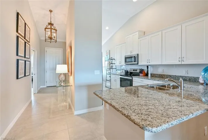 9389  Pocida  CT, Naples, FL 34119