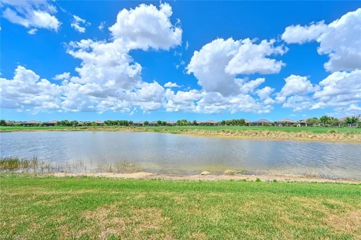9389  Pocida  CT, Naples, FL 34119