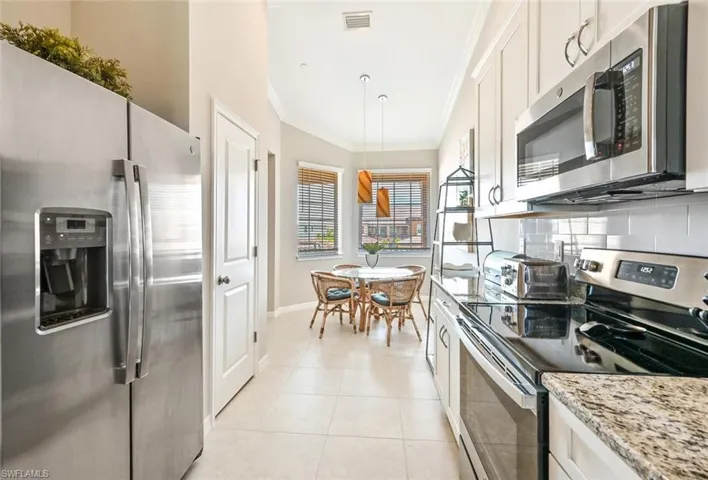 9389  Pocida  CT, Naples, FL 34119