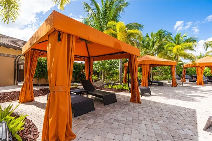 9389  Pocida  CT, Naples, FL 34119