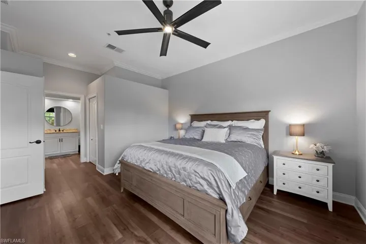 Ensuite with new wood-like luxury vinyl flooring