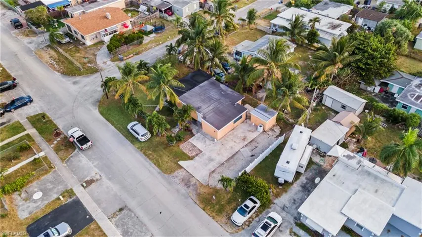 1236  PEAK  RD, Lantana, FL 33462