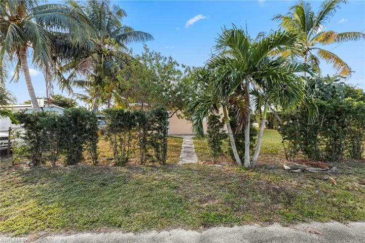1236  PEAK  RD, Lantana, FL 33462