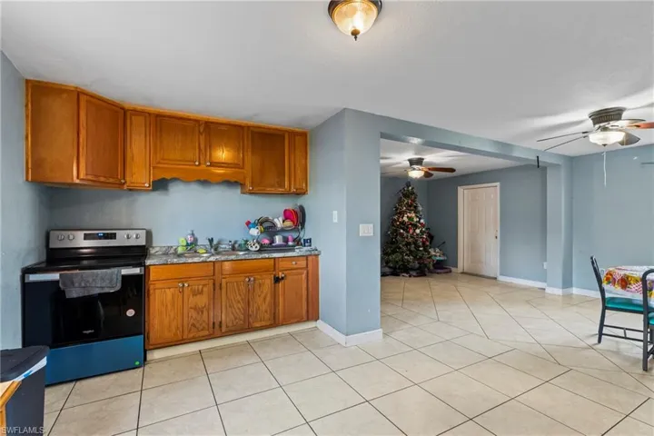 1236  PEAK  RD, Lantana, FL 33462