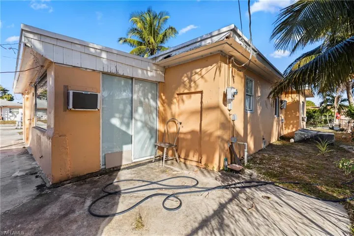 1236  PEAK  RD, Lantana, FL 33462