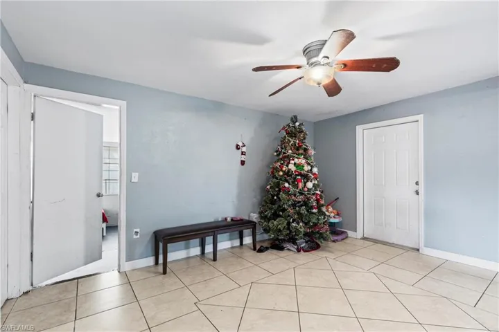 1236  PEAK  RD, Lantana, FL 33462