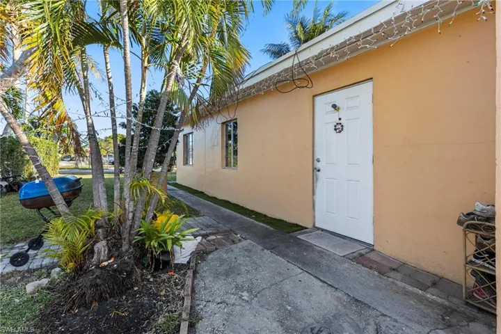 1236  PEAK  RD, Lantana, FL 33462