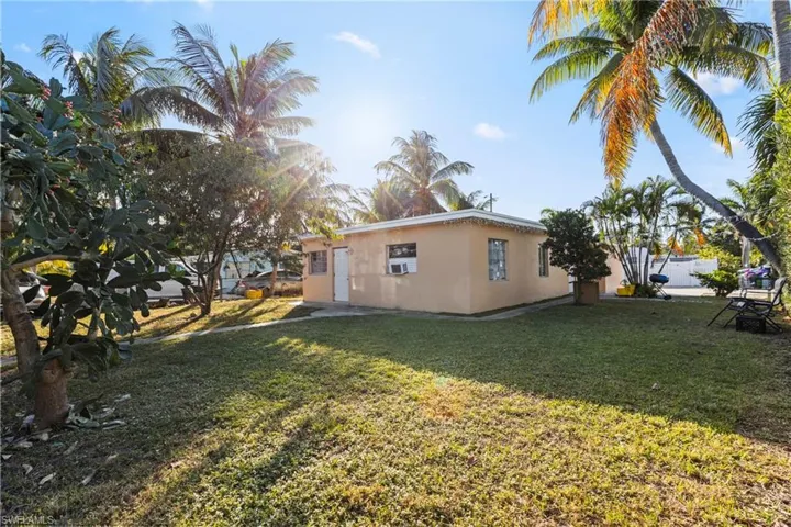 1236  PEAK  RD, Lantana, FL 33462