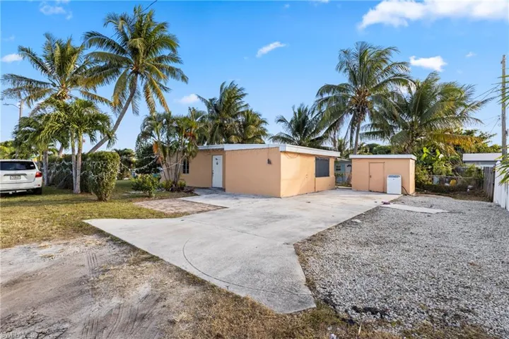 1236  PEAK  RD, Lantana, FL 33462