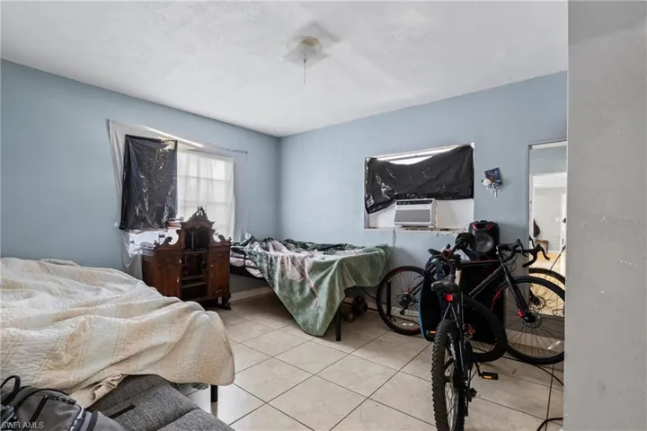 1236  PEAK  RD, Lantana, FL 33462