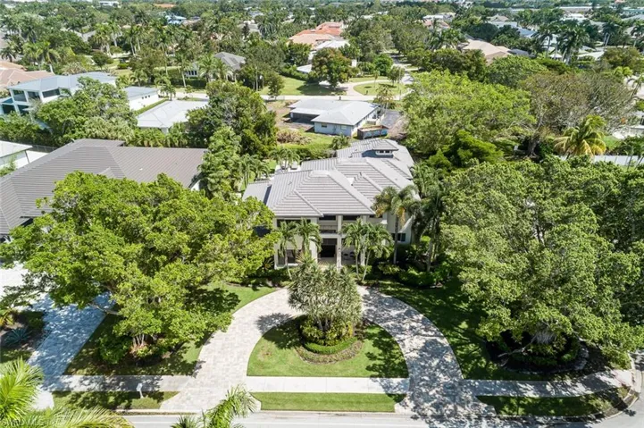 3170  Crayton  RD, Naples, FL 34103