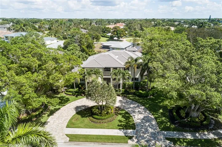 3170  Crayton  RD, Naples, FL 34103