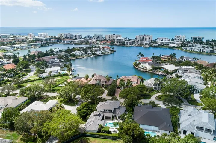 3170  Crayton  RD, Naples, FL 34103