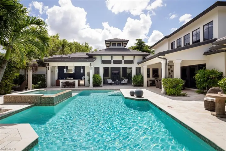 3170  Crayton  RD, Naples, FL 34103