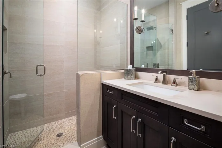 3170  Crayton  RD, Naples, FL 34103