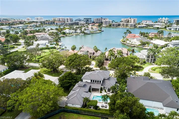 3170  Crayton  RD, Naples, FL 34103