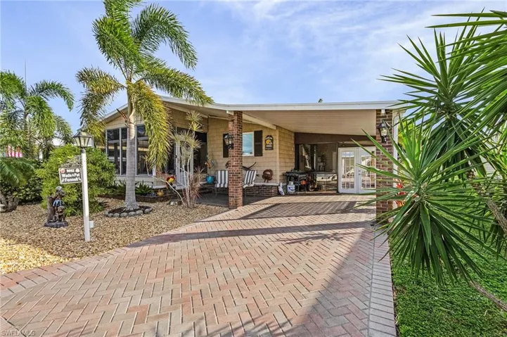 9092  Flamingo  CIR, North Fort Myers, FL 33903